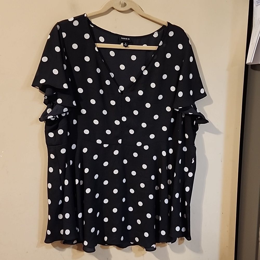 Cute Torrid top size 3 - Picture 1 of 5